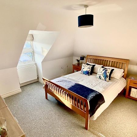 Swanage Holiday Penthouse Apartment, Moments From Beach And Town, On Site Parking, Fast Wifi, Sleeps Up To 6, Rated Exceptional Kültér fotó