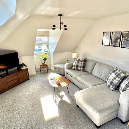 Swanage Holiday Penthouse Apartment, Moments From Beach And Town, On Site Parking, Fast Wifi, Sleeps Up To 6, Rated Exceptional Kültér fotó