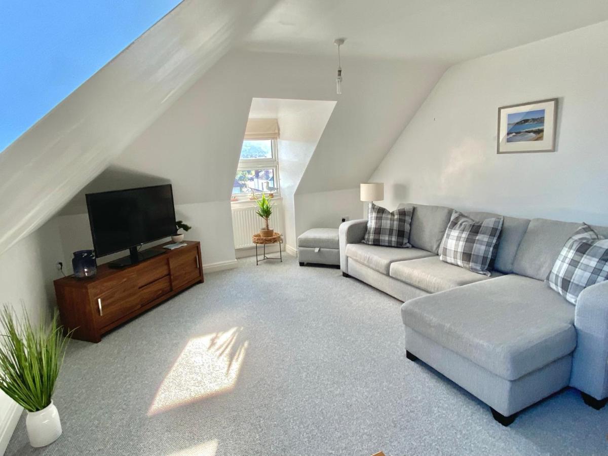 Swanage Holiday Penthouse Apartment, Moments From Beach And Town, On Site Parking, Fast Wifi, Sleeps Up To 6, Rated Exceptional Kültér fotó
