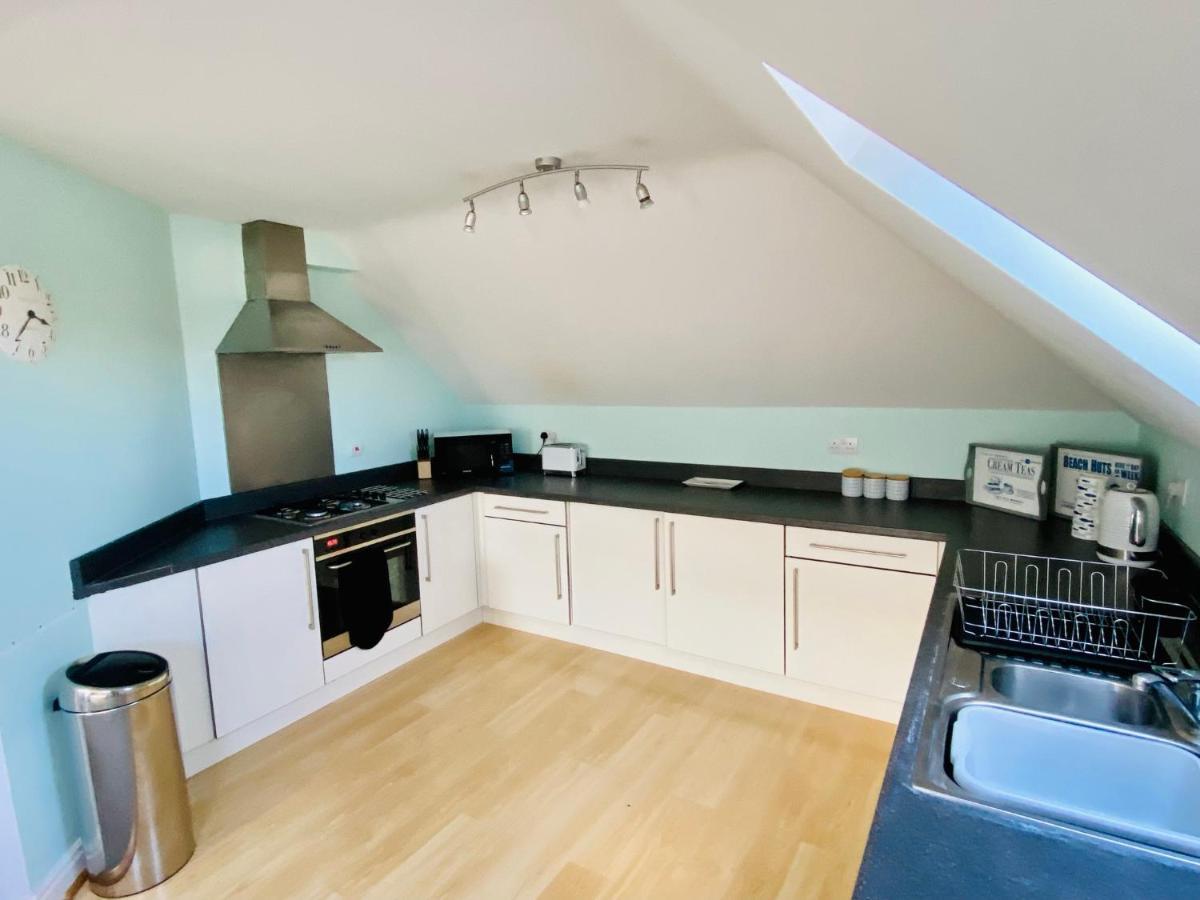 Swanage Holiday Penthouse Apartment, Moments From Beach And Town, On Site Parking, Fast Wifi, Sleeps Up To 6, Rated Exceptional Kültér fotó