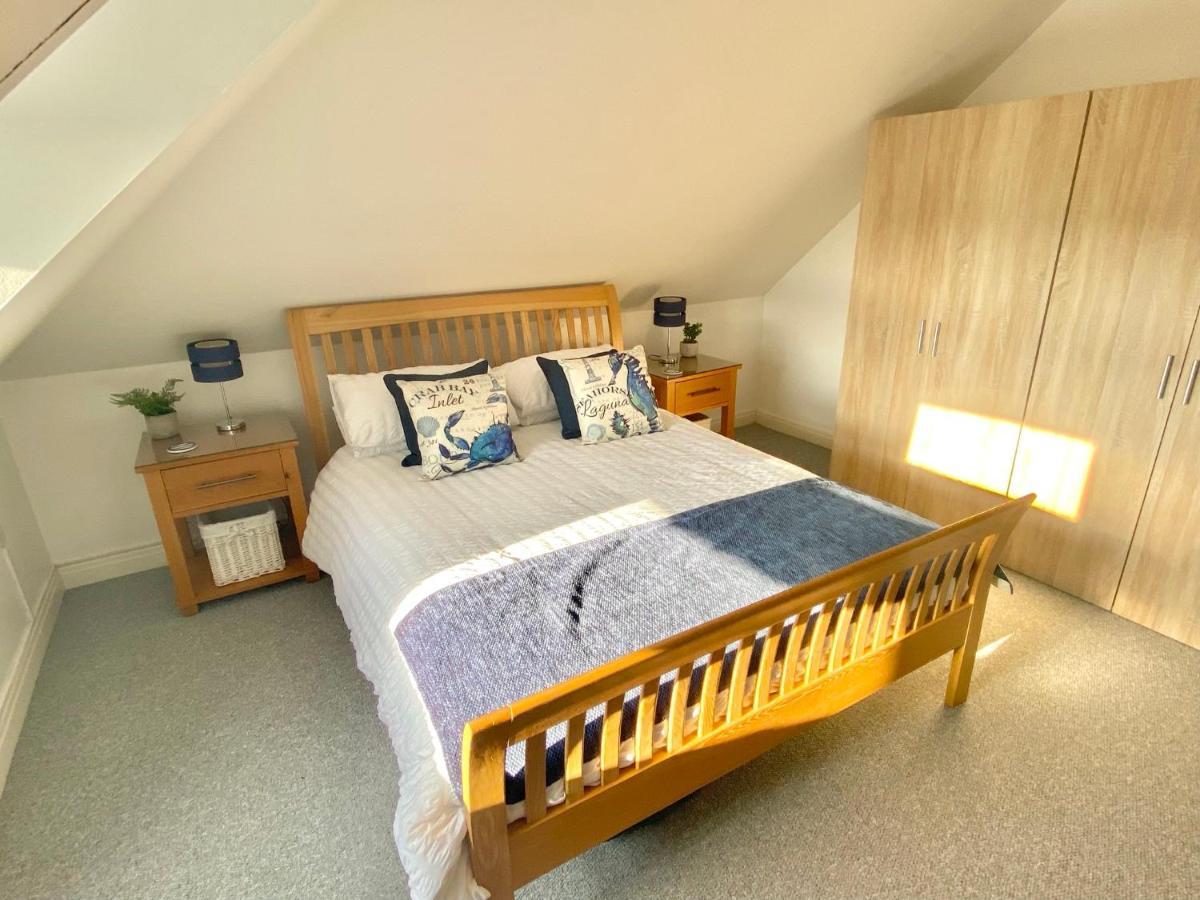 Swanage Holiday Penthouse Apartment, Moments From Beach And Town, On Site Parking, Fast Wifi, Sleeps Up To 6, Rated Exceptional Kültér fotó